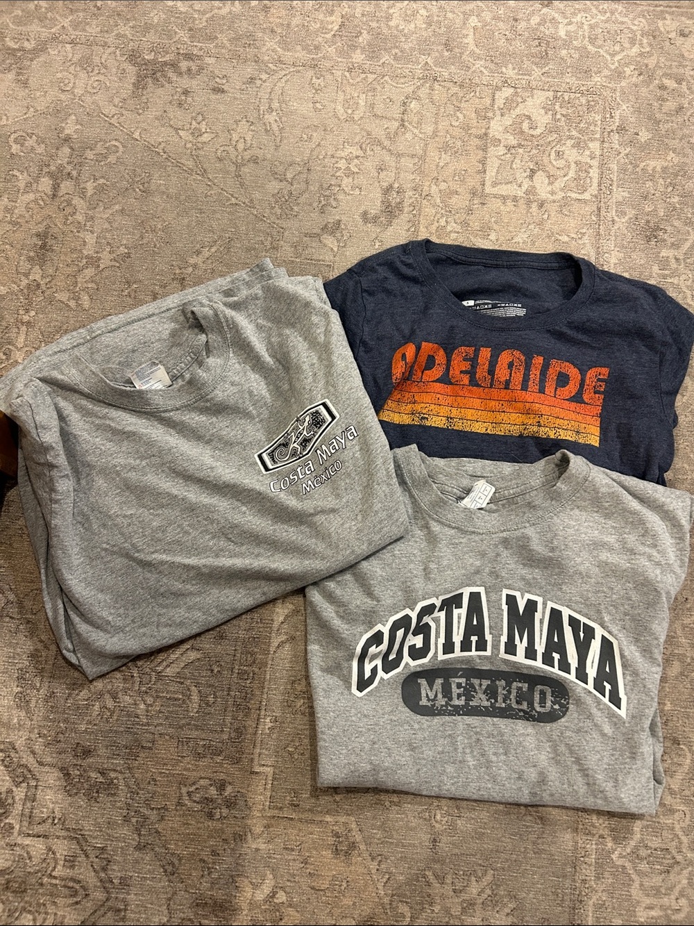 Bundle/lot costa Maya and Adelaide tees SM